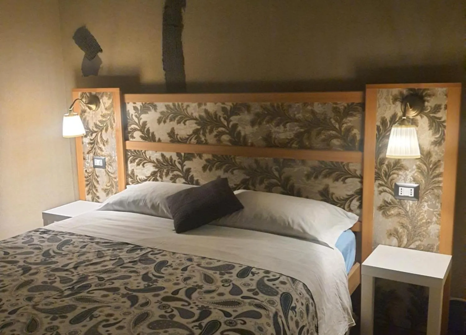 Cestello Room Duse-Rizzoli Bologna Italia